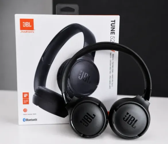 JBL Tune 520BT