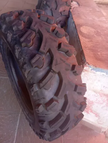 Pneu jeep trilha gaiola
