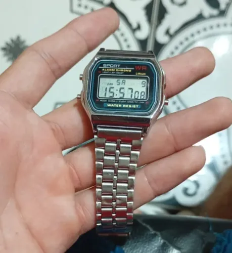 Relógio Casio prata com preto 