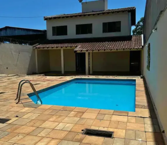 Sobrado para locação no bairro Jardim América em Bauru-SP.
