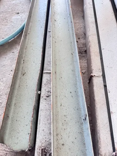 Viga metálica U 10cm 2mm R$25,00 / metro