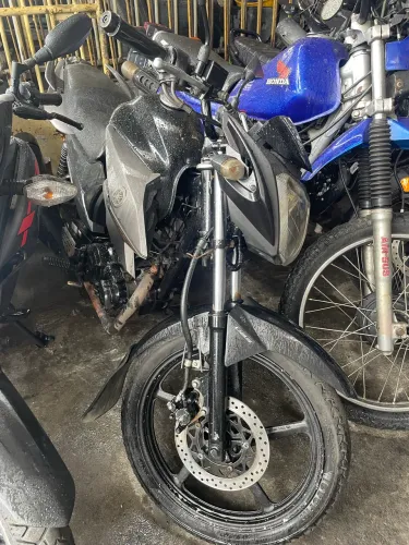 Yamaha YS fazer 150 sed 2021 aceito troca financio parcelo no cartao de credito.