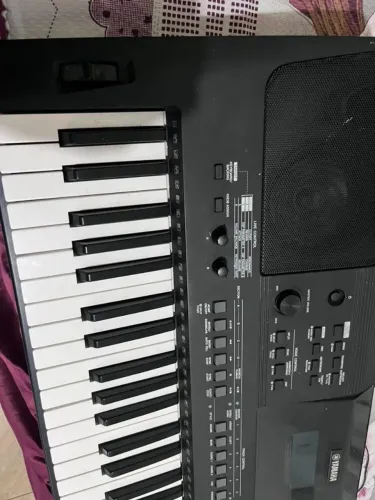 Teclado Yamaha E463
