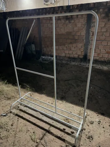 Arrara pra roupa cabides