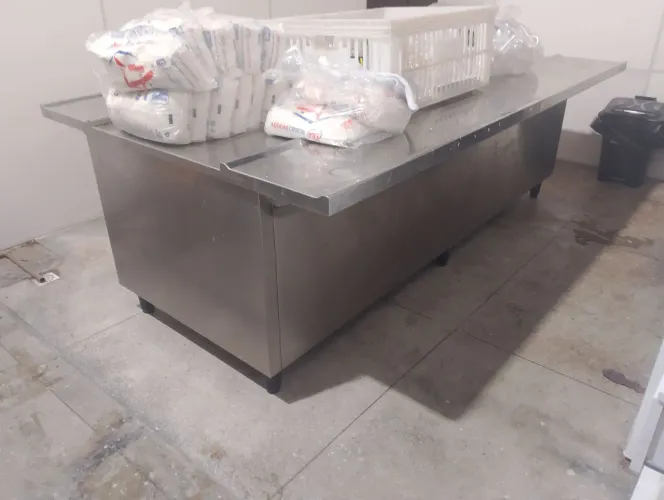 Venda de mesa de inox