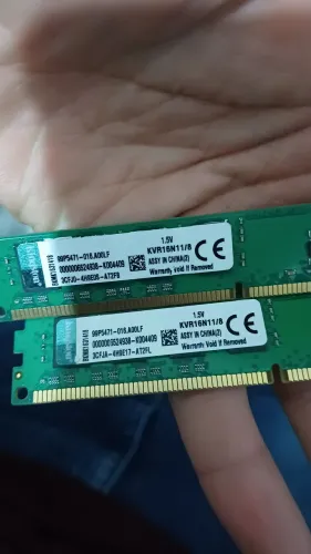 2 pentes de memória ram Kingston ddr3 8 gigabytes