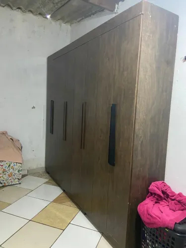 Vendo guarda roupa 650