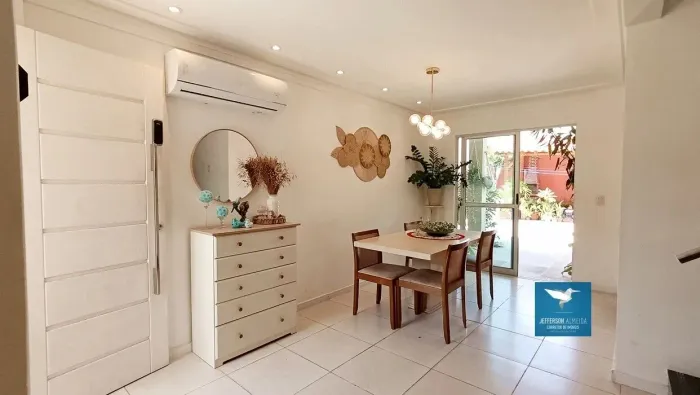 Casa Duplex no Centro de Eusébio em Condomínio Fechado com Lazer Completo, 03 Quartos, 111