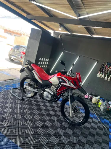 Xre 300 sem detalhes moto de procedência