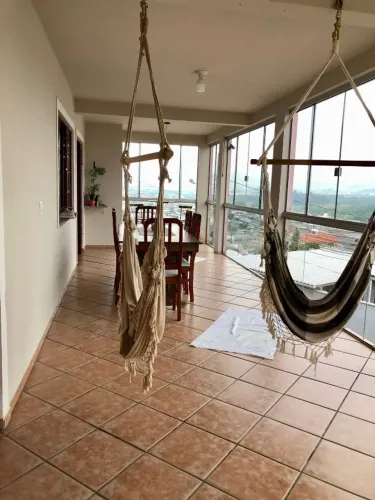 Casa com 4 Dormitórios (1 Suíte), Varanda Panorâmica, 3 vagas de garagem - São José