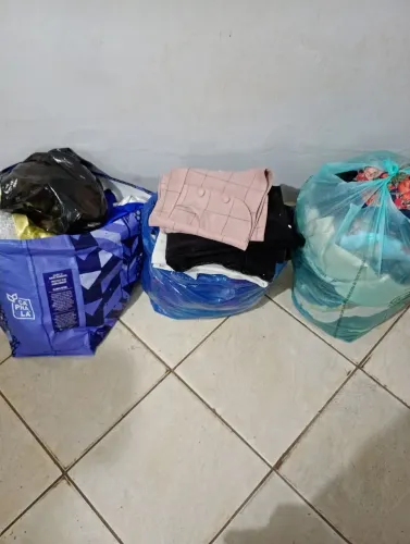 Doação de roupas.