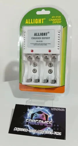 Carregador de pilhas e bateria. Novo. Aqui na LOJA FABGAMES 