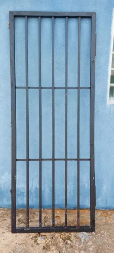 Grade de porta