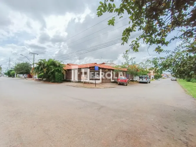 Lote comercial escriturado muitas possibilidades aceita troca a venda no Guara em Brasilia