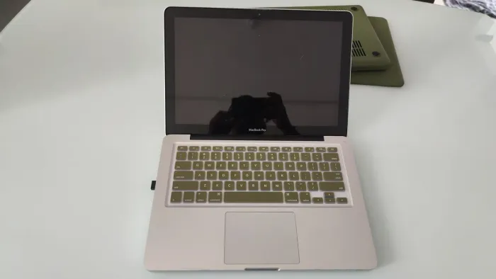 Macbook Pro 13 (MID 2010)