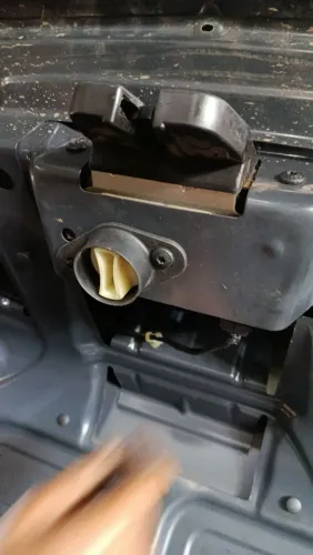 Trava porta mala eletrônica Vectra elegânce 