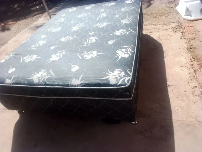 Cama Box por 250 entrego