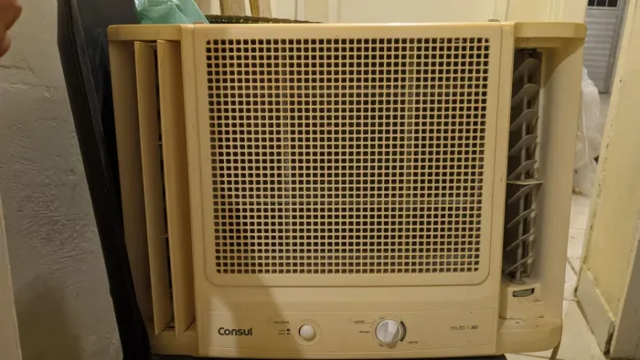 AR CONDICIONADO DE JANELA CONSUL 7500 pegando perfeitamente 