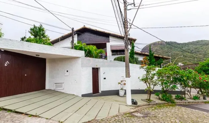 Casa de 4 quartos em São Francisco, 570m²
