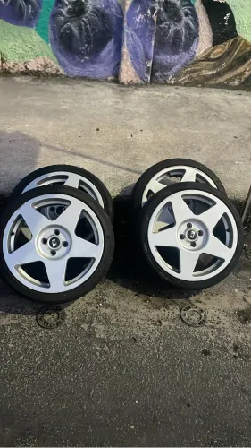 Rodas 17 4 furos .
