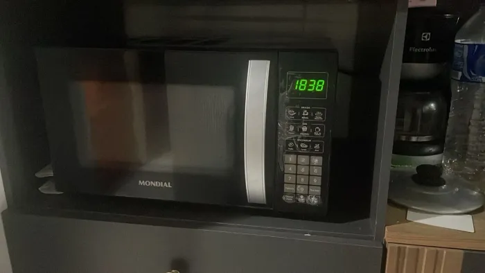 Microondas Mondial 21 L