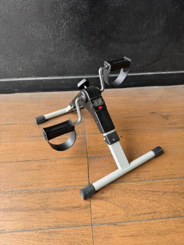 Mini Bicicleta Ergométrica Portátil - Ciclo Bike Dobrável Com Pedal