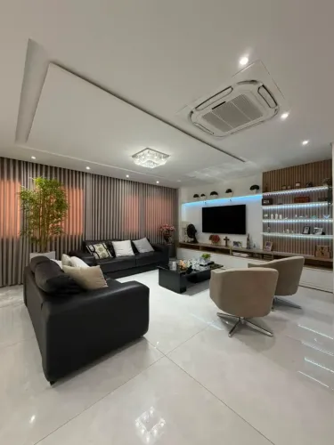 Casa à Venda no Bairro Jardim Tropical por R$ 950.000,00