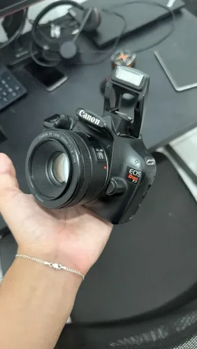 Camera Canon T3 com lente 50mm Canon