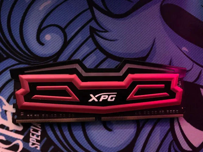 Memória Ram Adata XPG Dazzle, LED Vermelho, 8GB, 2400MHz, DDR4, CL16