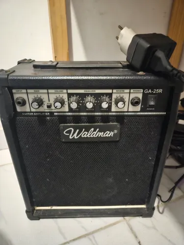 Amplificador de guitarra waldman 35W
