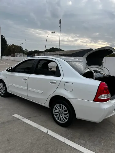 Toyota Etios XS Sedan 1.5 Flex 16V 4P Mec. 2016