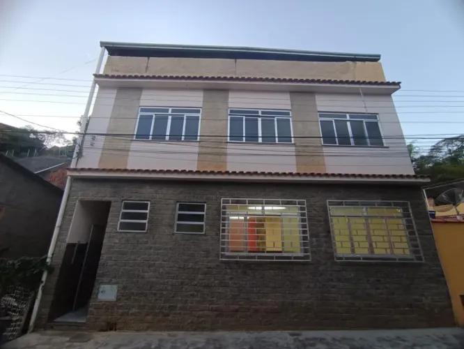 Ponto Comercial para Venda em Além Paraíba, Vila Laroca, 1 dormitório, 2 banheiros