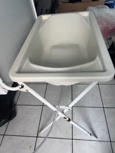 Banheira Com Suporte Dobrável e Trocador, 25l, até 30kg
