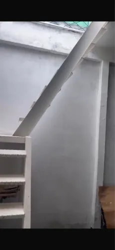 Escada com patamar