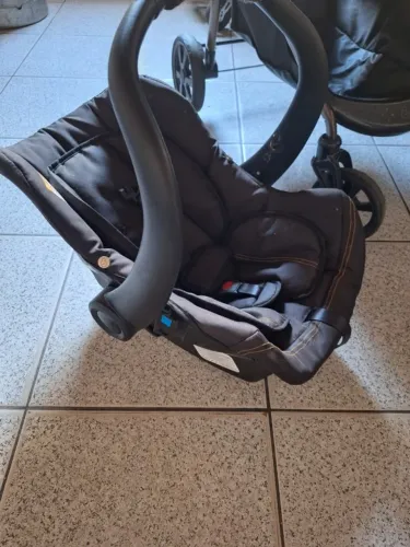 Carrinho de bebe+bebe conforto
