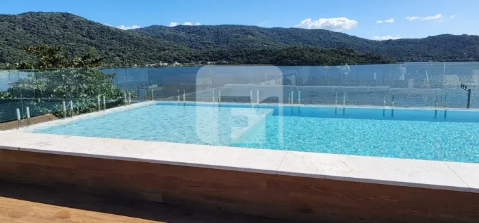 Loft com mezanino à venda na Lagoa da Conceição