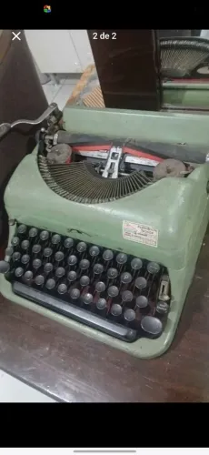 Máquina antiga de escrever 