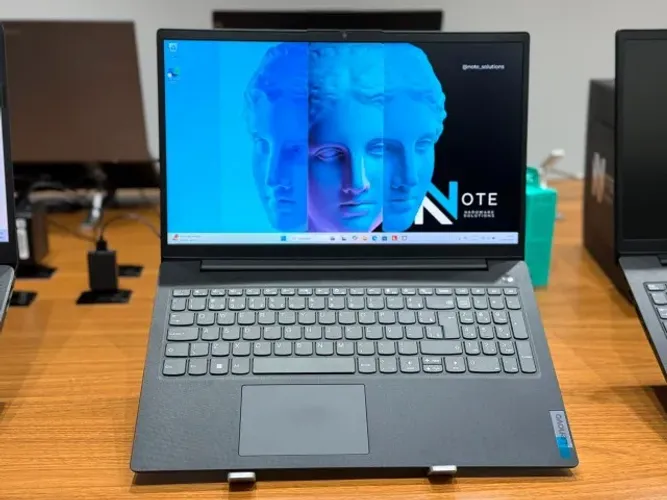 Notebook Corporativo Lenovo V15 G3 i7 12ª Gen 16GB RAM 15.6" FHD - GARANTIA