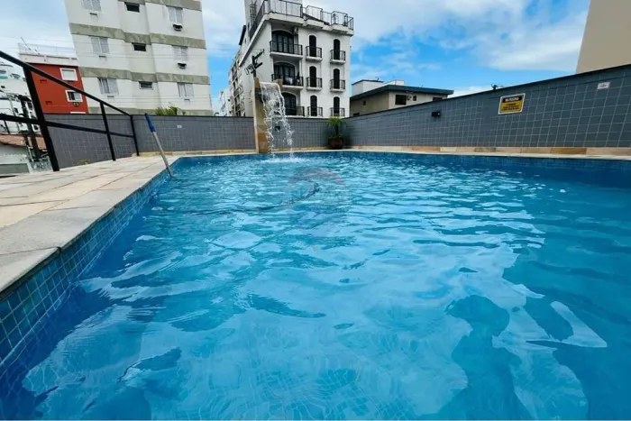 Apartamento à Venda nas Astúrias, Guarujá  Edifício com Piscina e Lazer