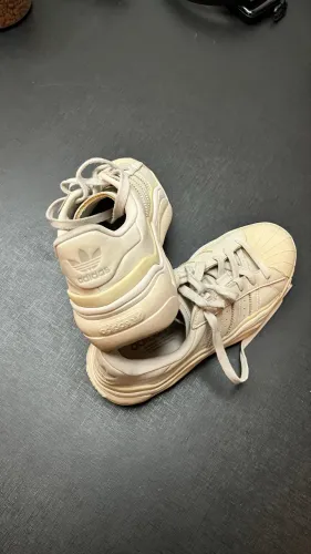 Adidas superstar Millencon tamanho 35