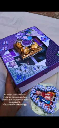 Caixa e seta de chocolate