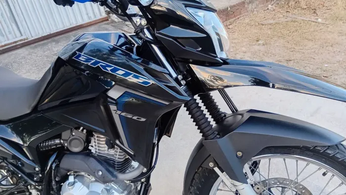 Moto extremamente nova. Impecável e bem cuidada.
