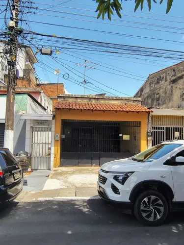 Alugo casa 1ª locação na barao do triunfo 1436 entre pedro Miranda e Antônio everdosa