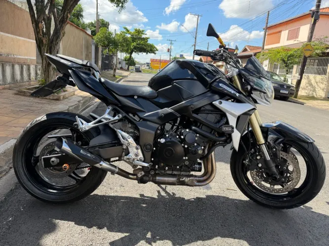 Suzuki GSR 750 2014