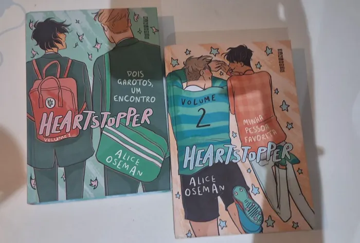 Livros Heartstopper capa duro VENDO SEPARADAMENTE TBM