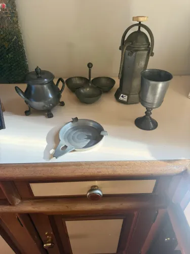 Peças em estanho para decoração