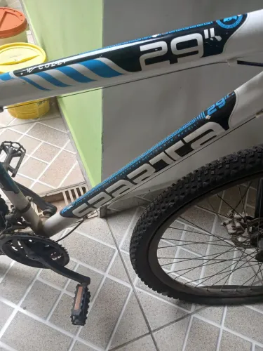 Vende-se bicicleta aro 29 com marcha 