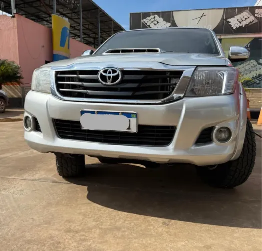 Toyota Hilux CD SRV D4-d 4X4 3.0 TDI Diesel AUT 2014