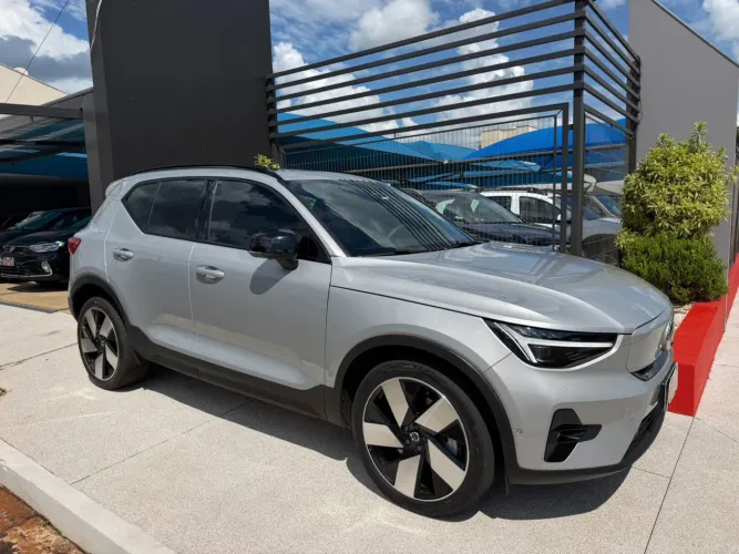 Volvo XC40 Twin Ultimate (elétrico) 2024