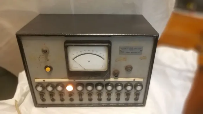 Fonte estabilizada 90VDC, made in Germany, testes , experiências, coleção!